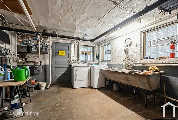 6335 N Claremont Ave — Photo 25