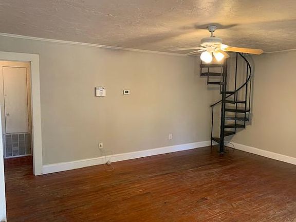 3rd image of 1611 Overstreet St