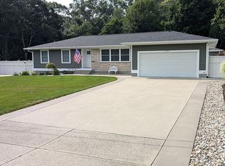 1765 Ritter Dr, Norton Shores, MI 49441