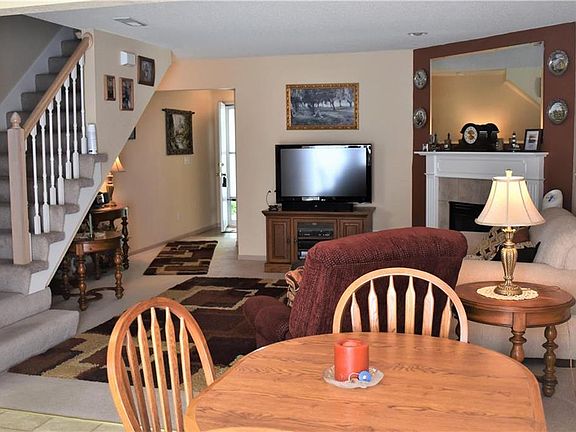 5th image of 1303 SE Broadway Cir