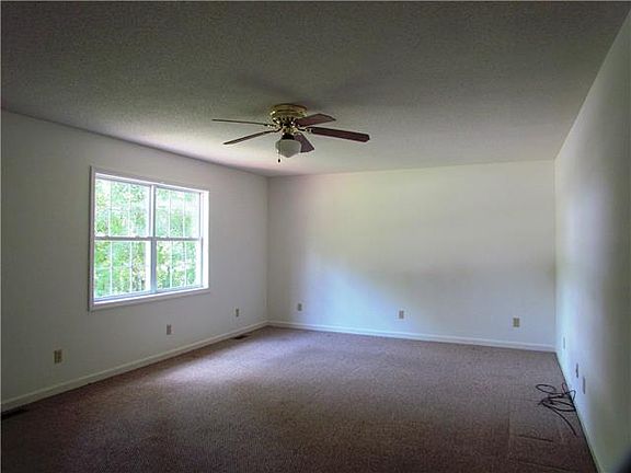 3rd image of 388 Alabama Ave
