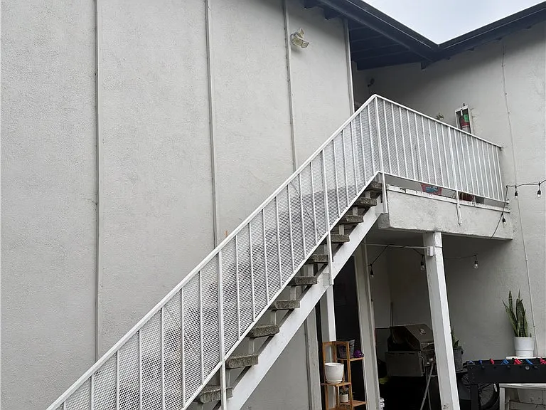 999 Valencia St #4 — Photo 5