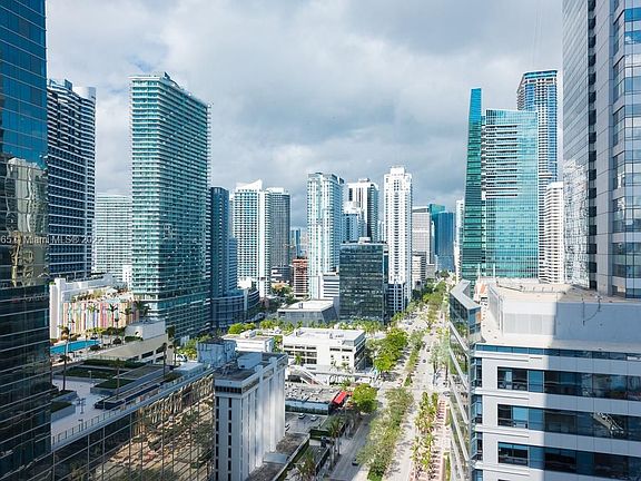 2nd image of 1451 Brickell Ave Unit 2206