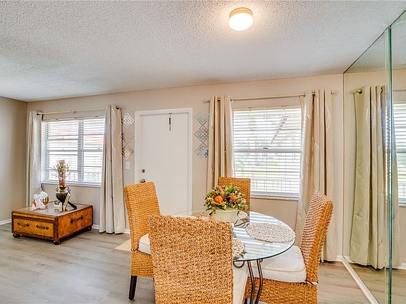 5th image of 25 Pine Arbor Ln APT 203