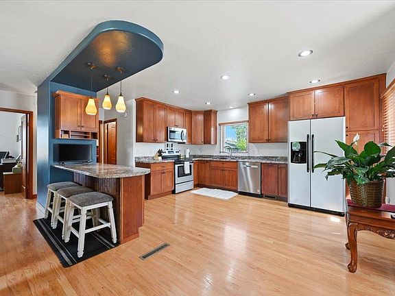 4th image of 1031 Tilford St