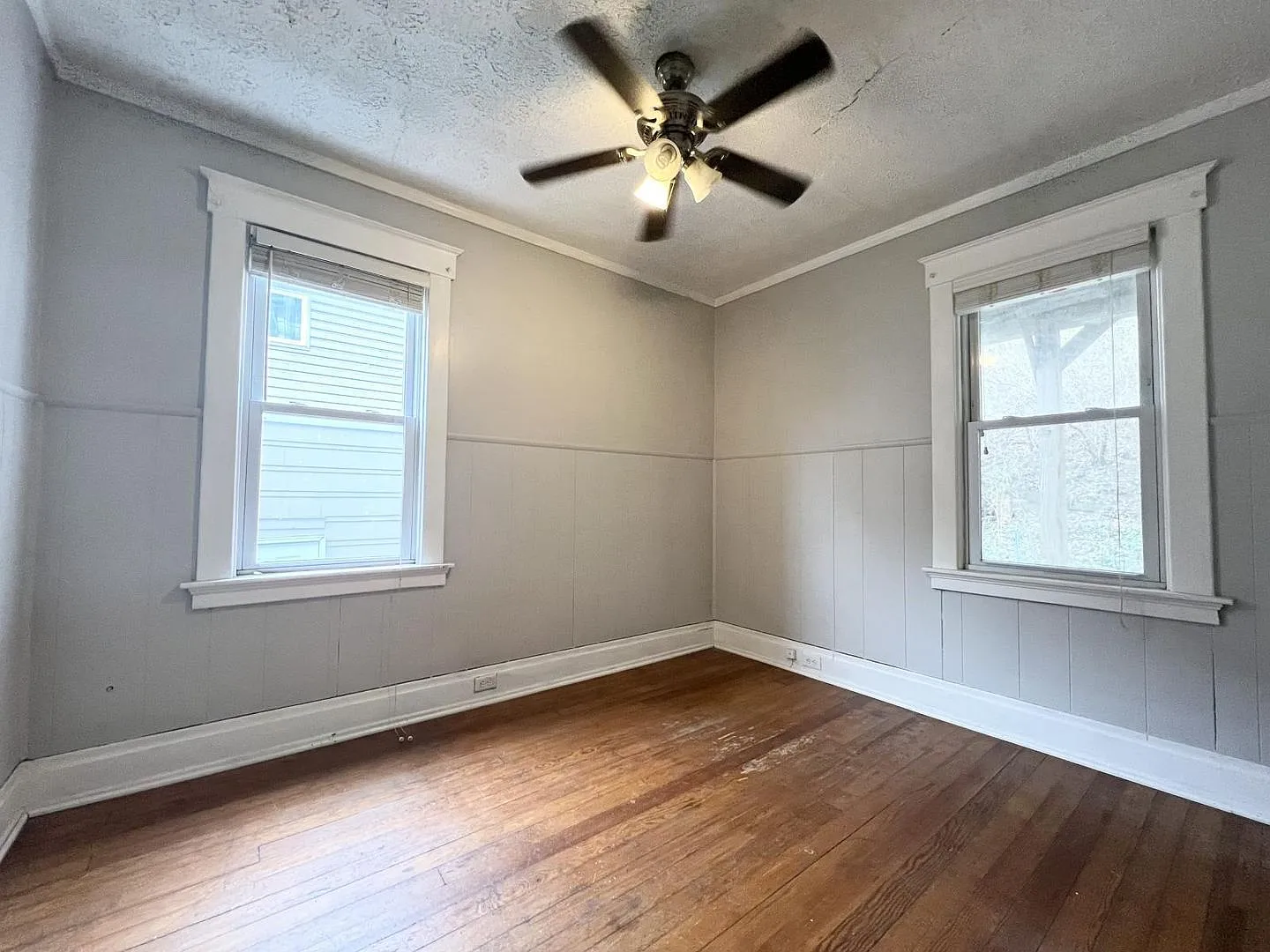2861 Marshall Ave — Photo 4