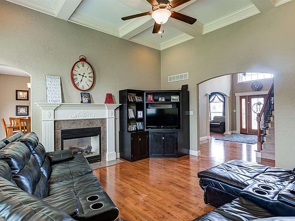 4th image of 2449 Gavins Ln