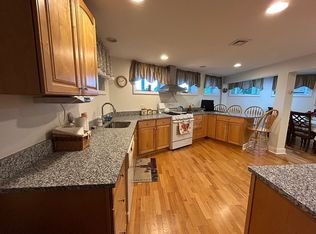 10 Ryan Rd, Lynnfield, MA 01940