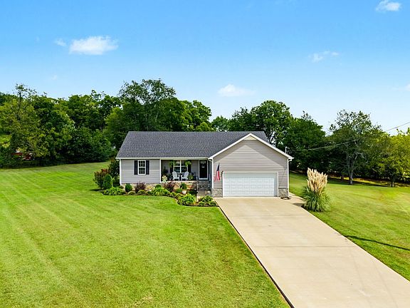 4th image of 127 Fiddlers Ct
