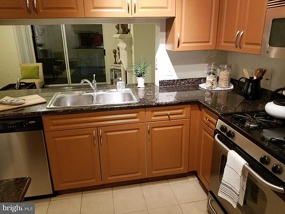 4th image of 12937 Centre Park Cir APT 204