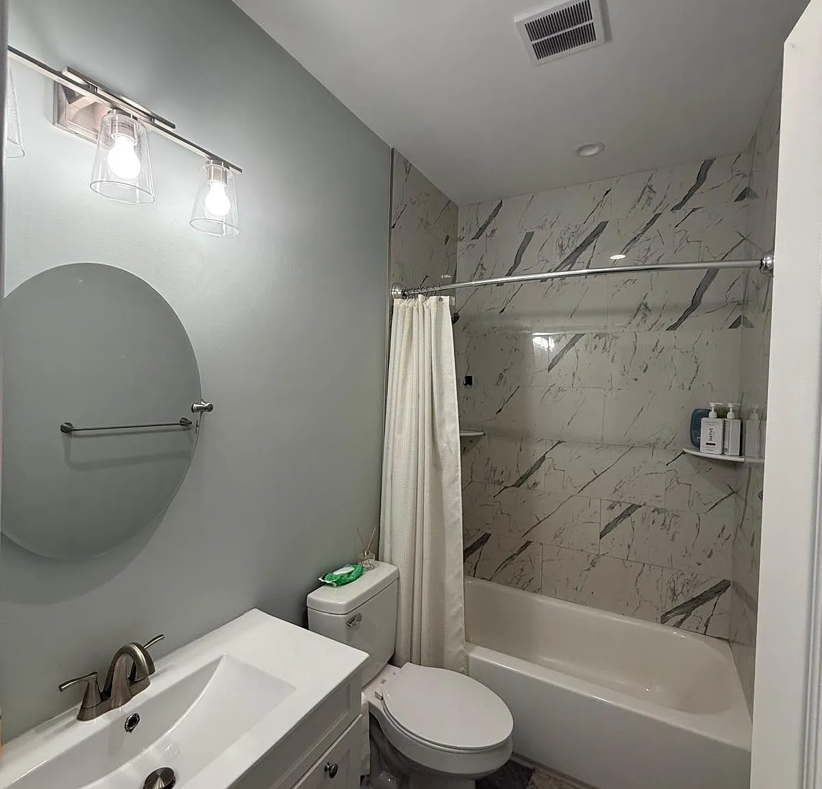 Straight Ln, Levittown — Photo 2