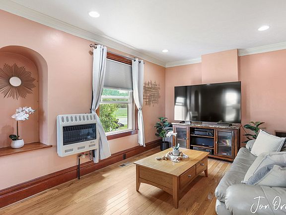 5th image of 10551 James St