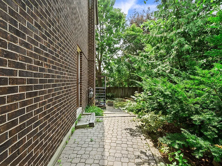 17 Sabrina Ct #BASEMENT — Photo 5