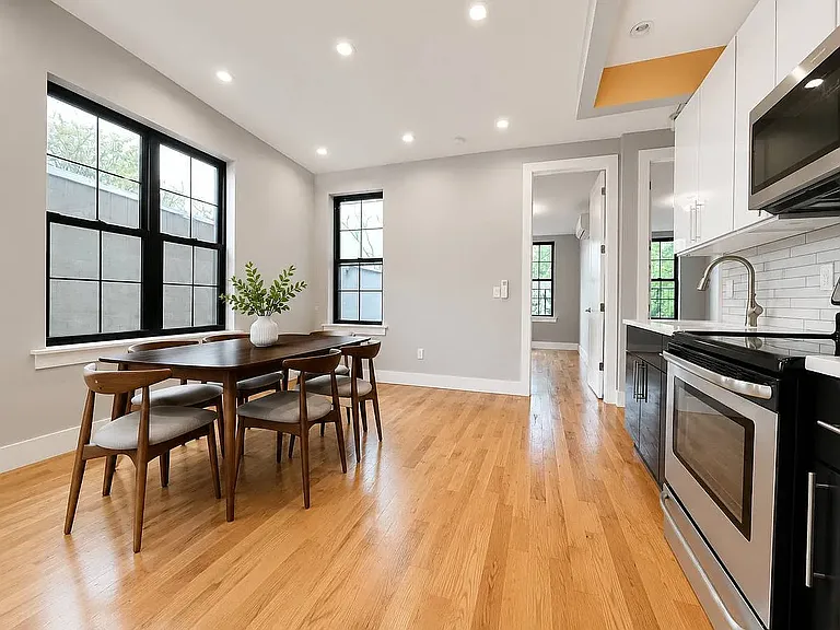 81 Carlton Ave #1B — Photo 2