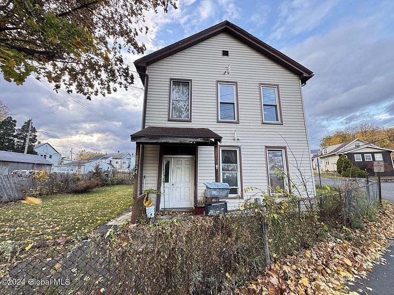 2nd image of 34 1st Avenue