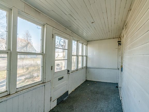 5th image of 307 S 11th St