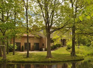 14376 W Hawthorne Ave, Lake Forest, IL 60045