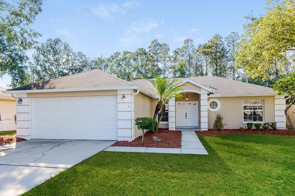 3 bed, 2.0 bath, 1256 sqft, $1,985 — Photo 1