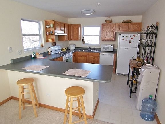 4th image of 285 Pamela Ct