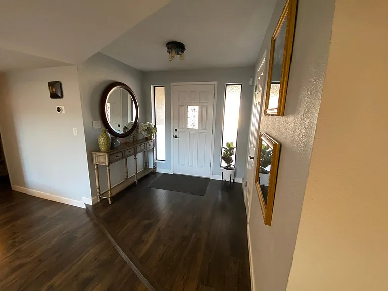 605 E La Jolla Dr — Photo 8