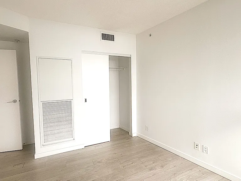 685 Pacific Blvd #1807 — Photo 9