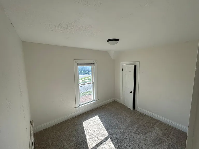 1004 Woodward Ave — Photo 24