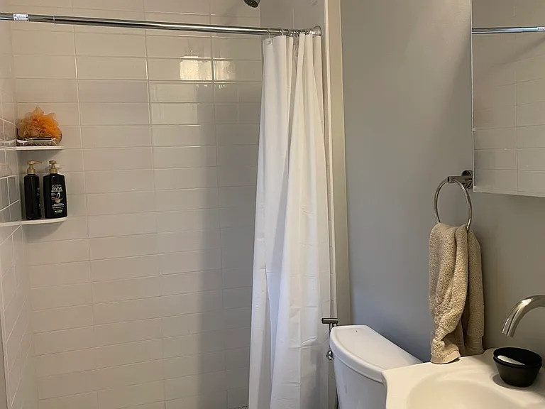 267 E Cottage St #2 — Photo 8