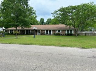 102 E Crockett St, De Kalb, TX 75559