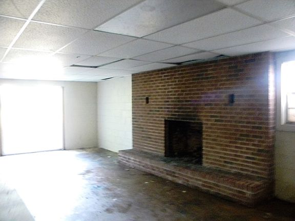 3rd image of 5087 Ike Cir