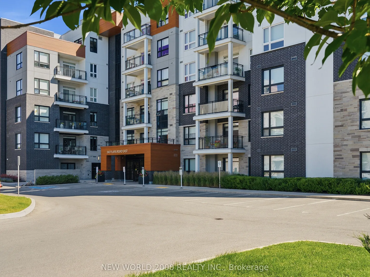1 bed, $2,300 — Photo 2