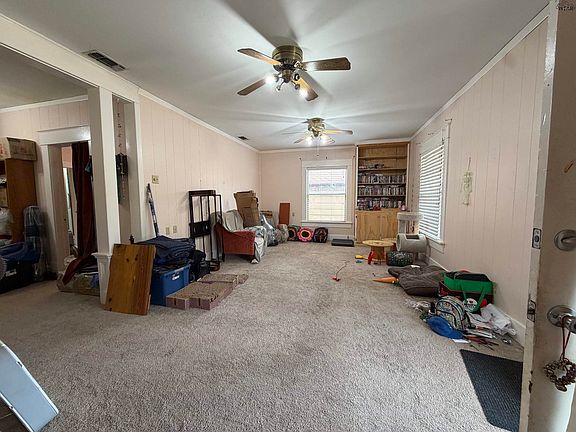 3rd image of 903 Plainview Rd