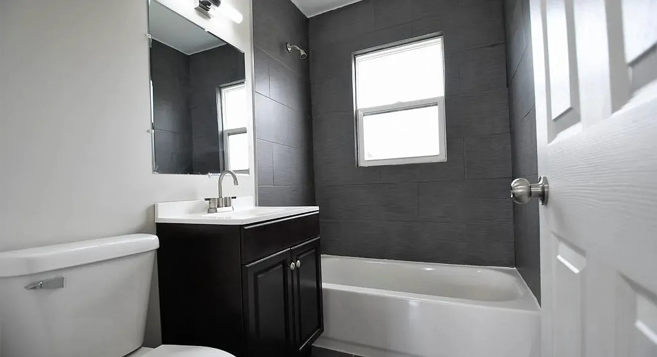 2 bed, $1,295 — Photo 2