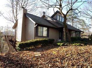 565 Mountaineer Rd, Whittier, NC 28789