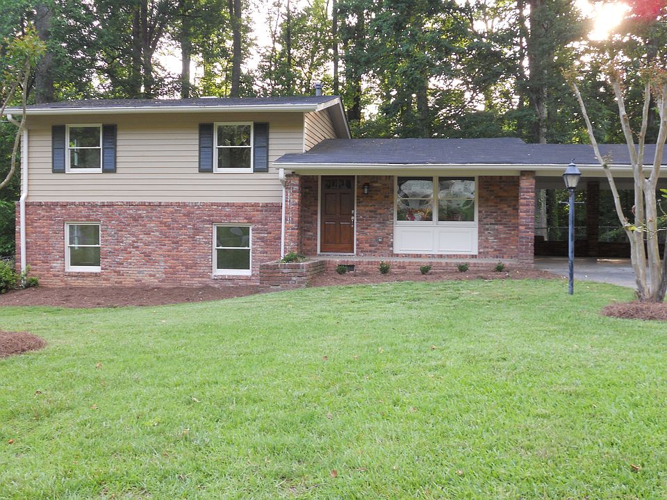 1st image of 630 Inglis Dr SE