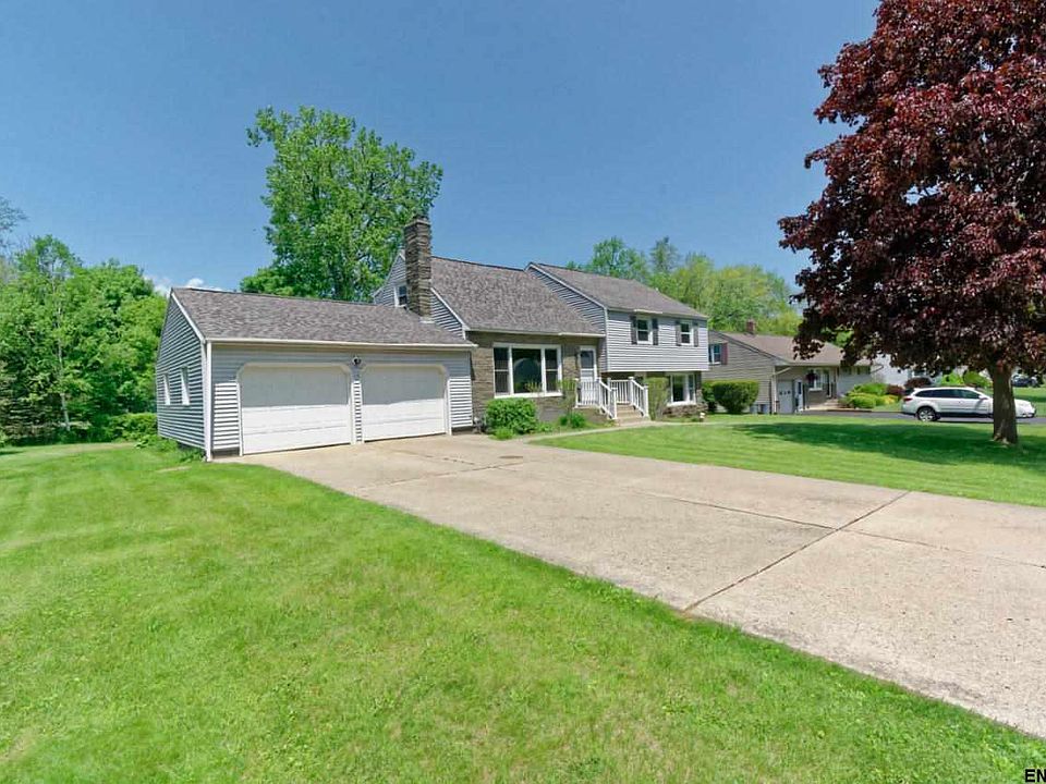1st image of 46 Beechwood Dr