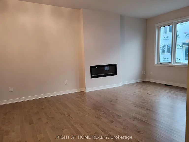 12 Focality Cres — Photo 6