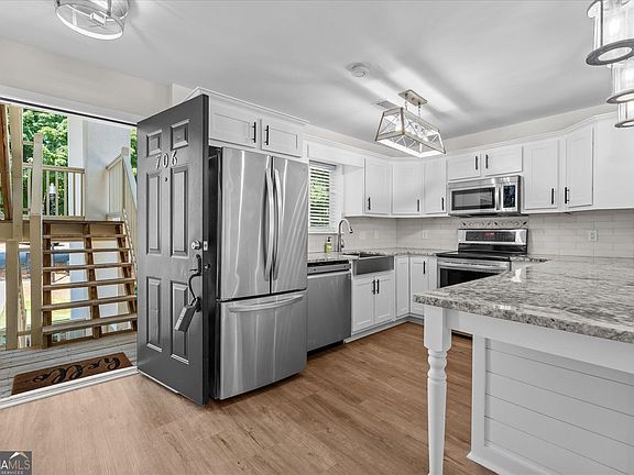 2nd image of 706 Berry Ct
