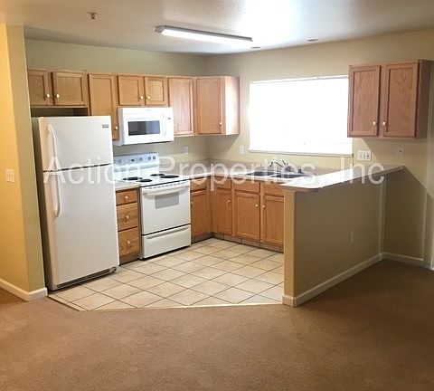 5th image of 910 H St APT 205
