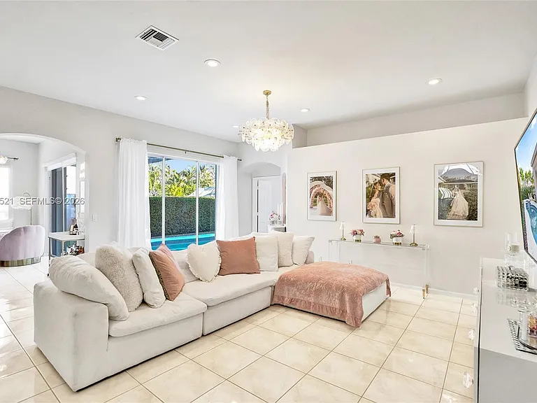 6928 NW 33rd St — Photo 11