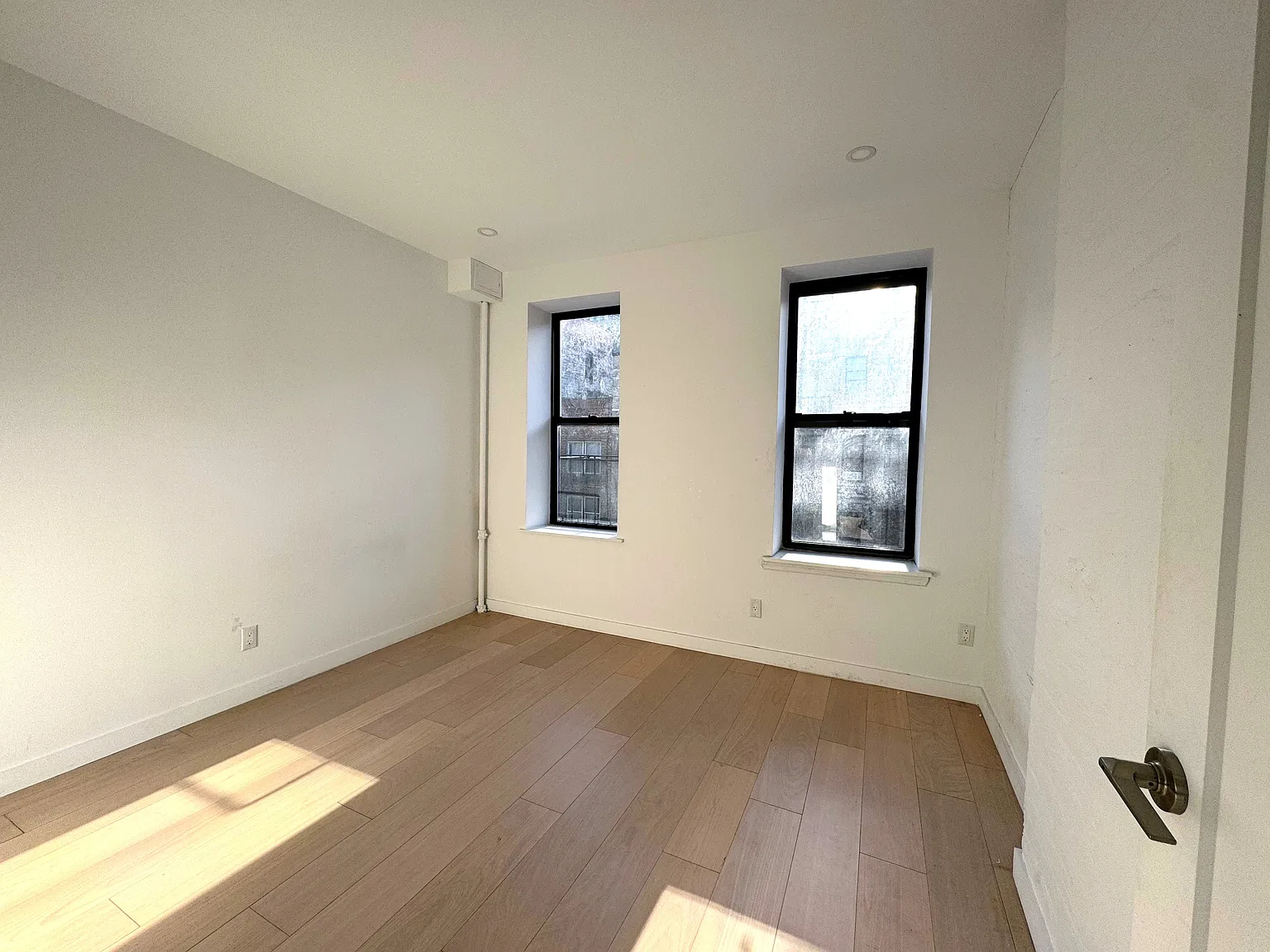 225 East 25th Street — Photo 4