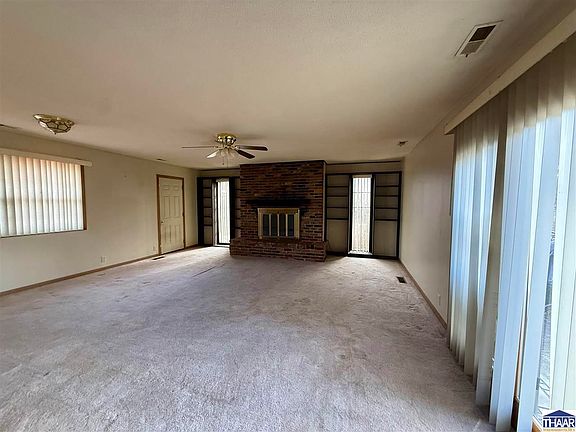 4th image of 2065 Blue Ridge Dr