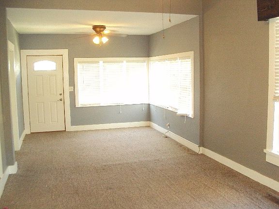 4th image of 308 W North St
