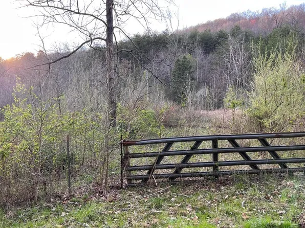 377 Gravy Branch Rd, Artemus, KY 40903