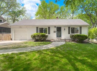 8730 Minnehaha Ln, Kansas City, MO 64114