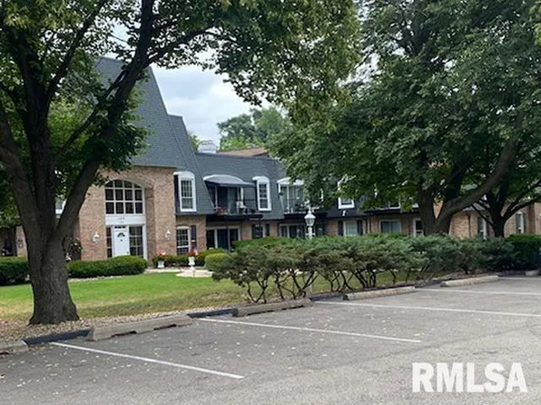 4900 N Knoxville Ave APT 205A, Peoria, IL 61614