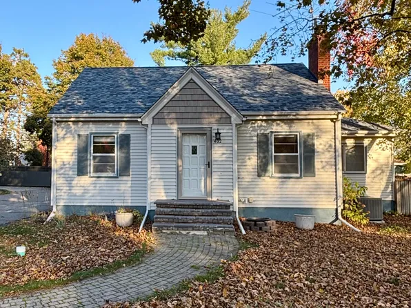 402 11th St S, Hudson, WI 54016