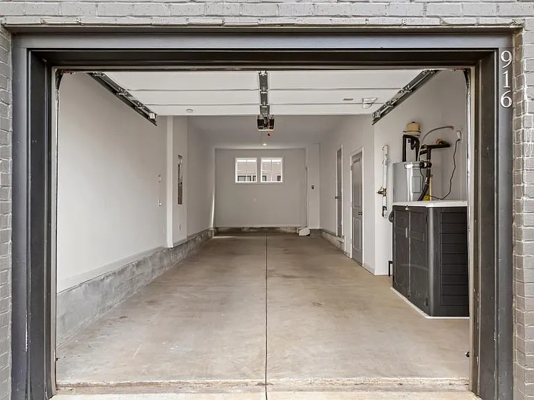916 Brees Ct — Photo 23