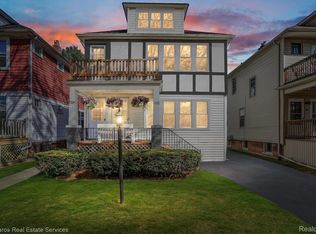 1322-1324 Wayburn St, Grosse Pointe Park, MI 48230