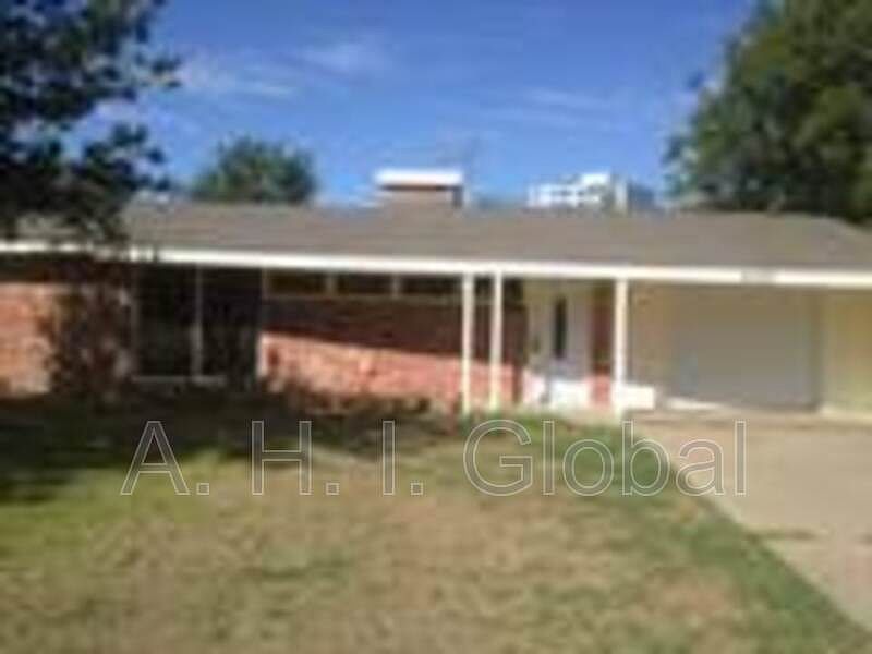 1st image of 2026 S Fannin St