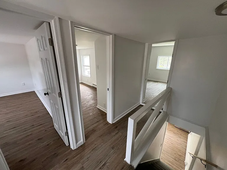 1143 Eynon St — Photo 13